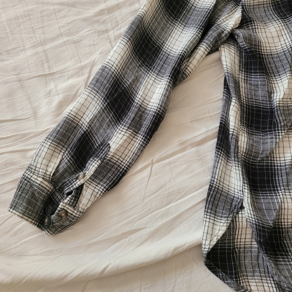 Universal Thread button blouse - Picture 6 of 6